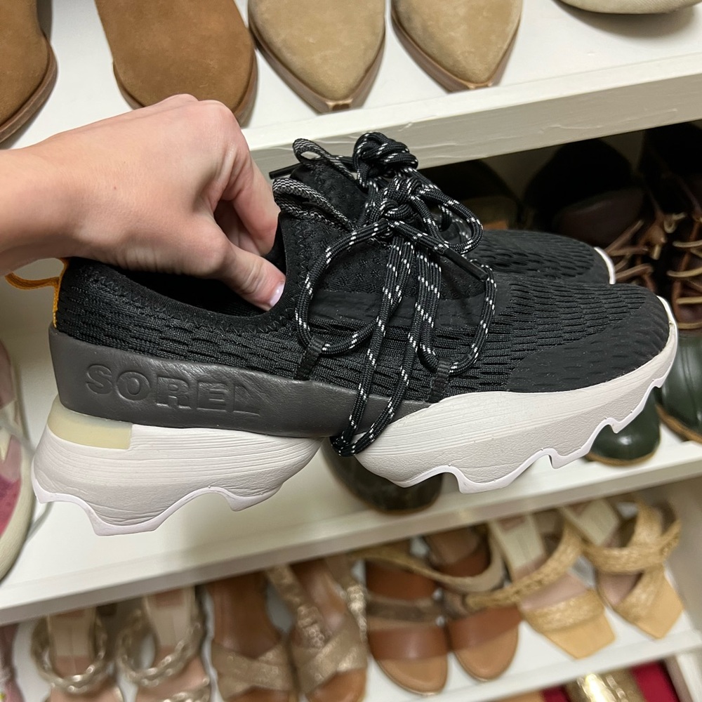 Sorel kinetic sneakers